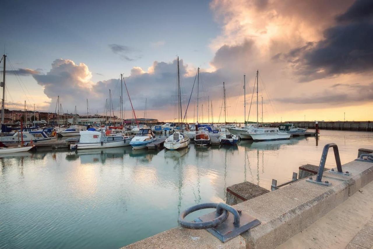 Anchor Down Cottage The Perfect Seaside Retreat Sleeps 4 Beach 2 Mins Ryde  Εξωτερικό φωτογραφία